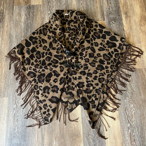 Leopard brown, black, tan print poncho, shawl wrap, cape one size fits most - Picture 1 of 3